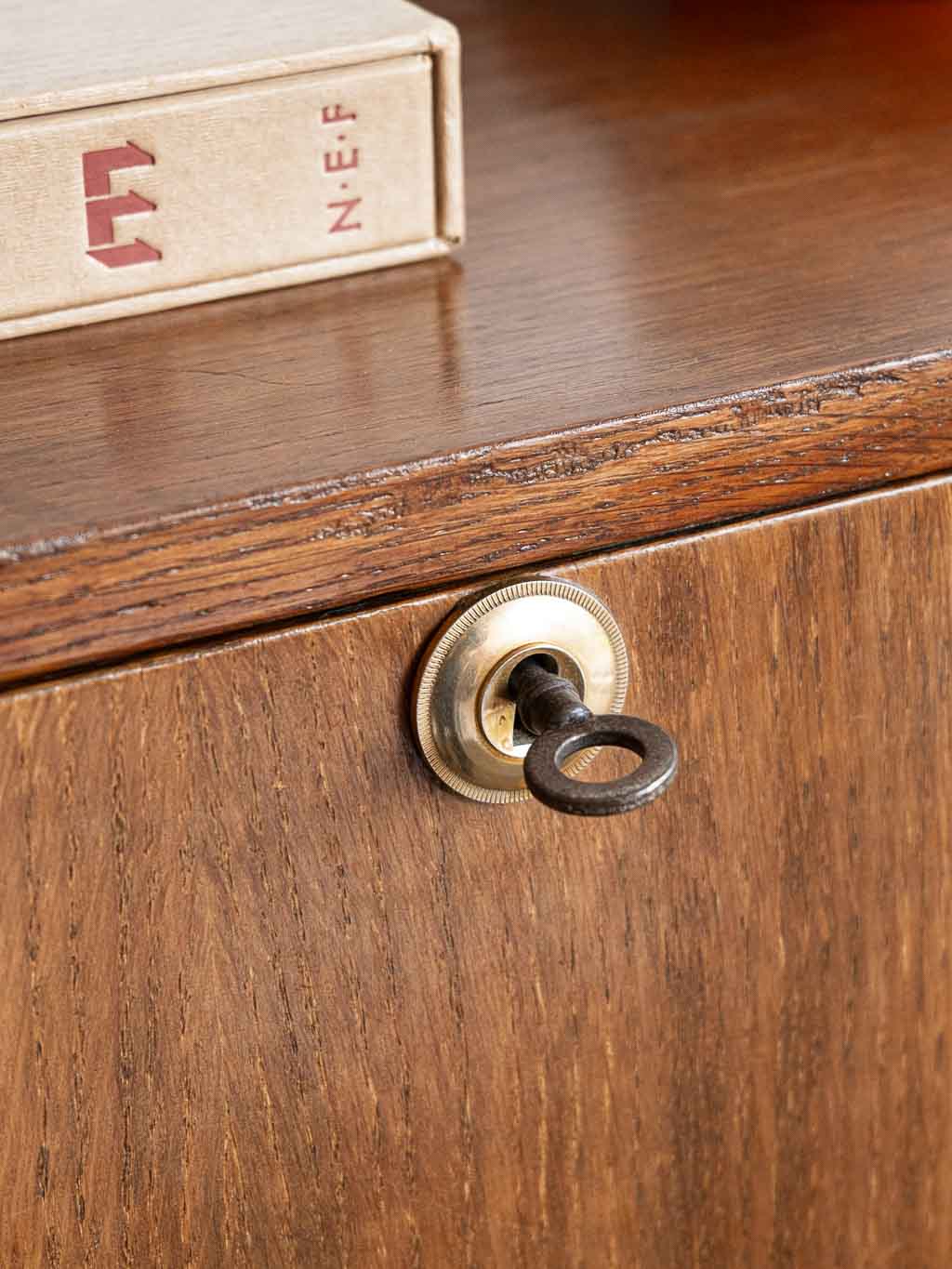 Secrétaire vintage 1950. pied compas, tablette bureau