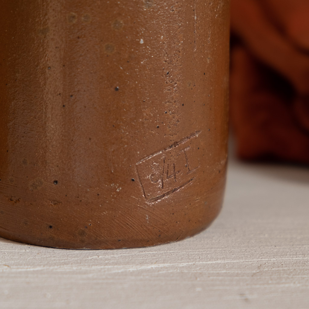 bouteille en grès marron
