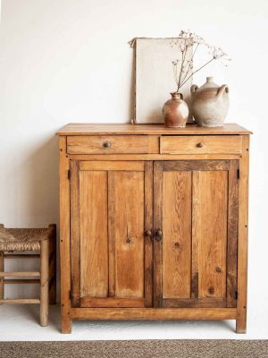 Ancien buffet parisien en bois, meuble de campagne rustique