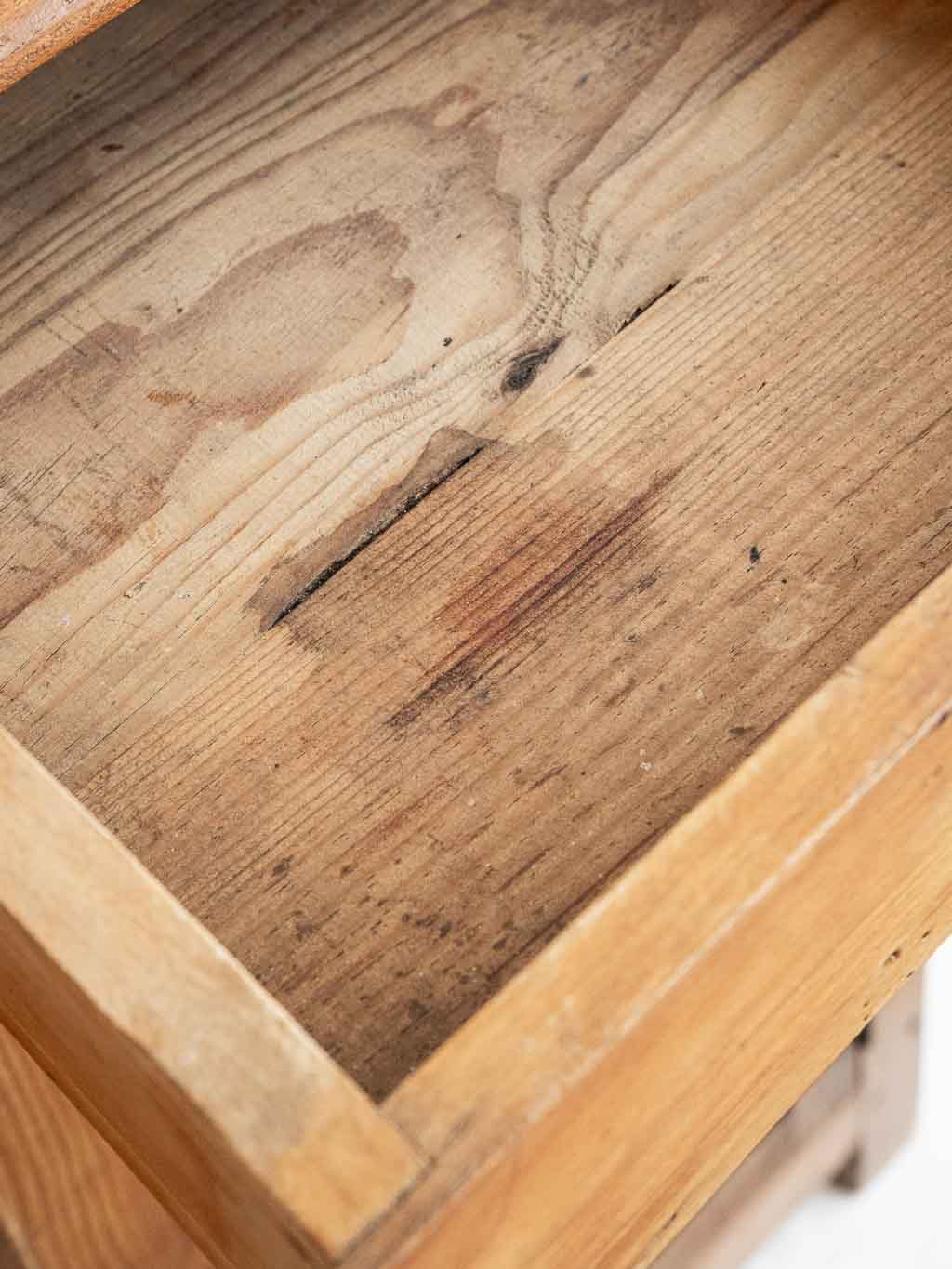 Ancien buffet parisien en bois, meuble de campagne rustique