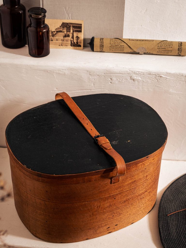 Boîte à chapeau Au Printemps Haussmann - Accessoires & Bagagerie