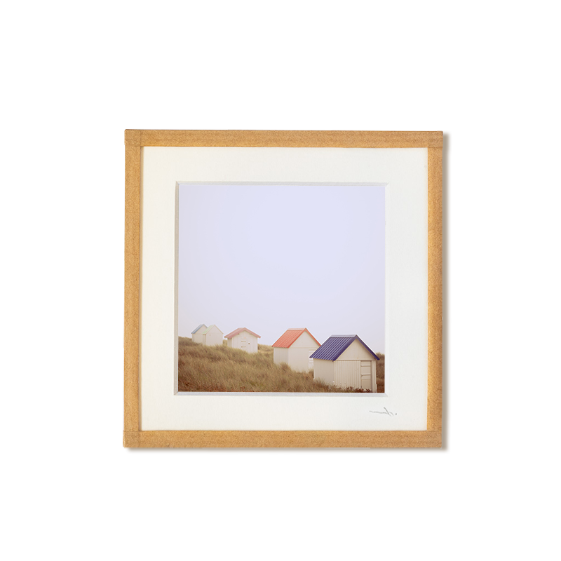 photographie encadrée : cabanes de plage Gouville