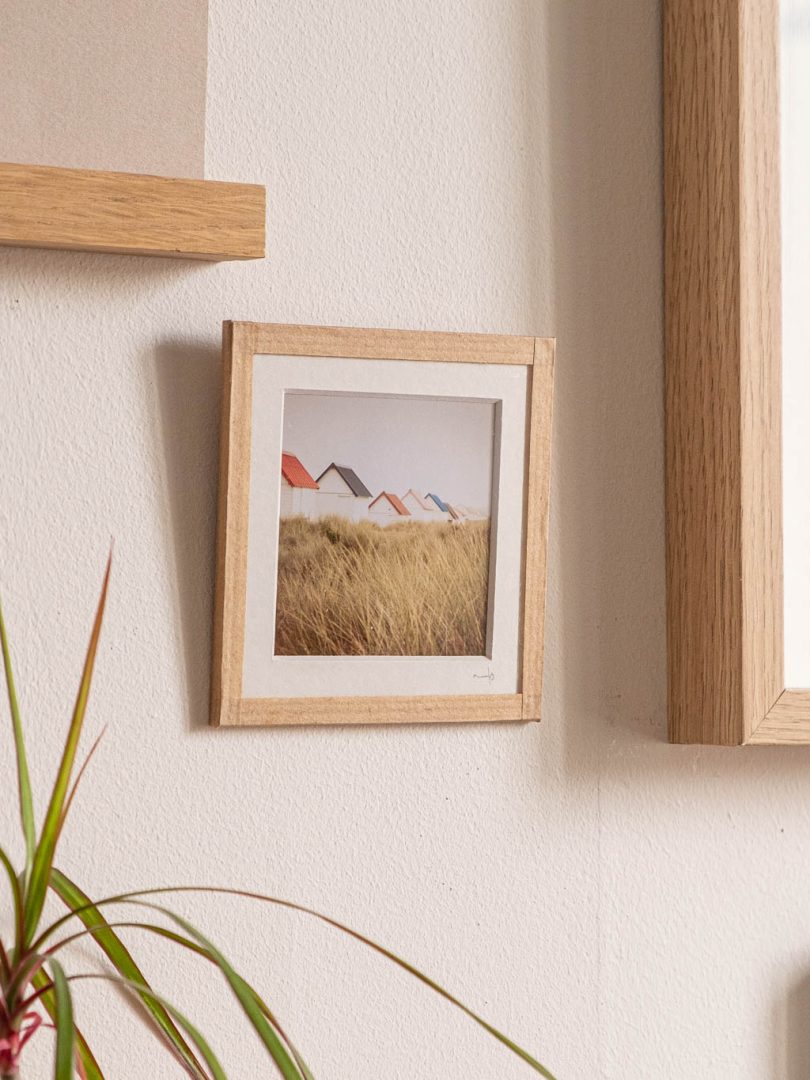 photographie encadrée : cabanes de plage Gouville
