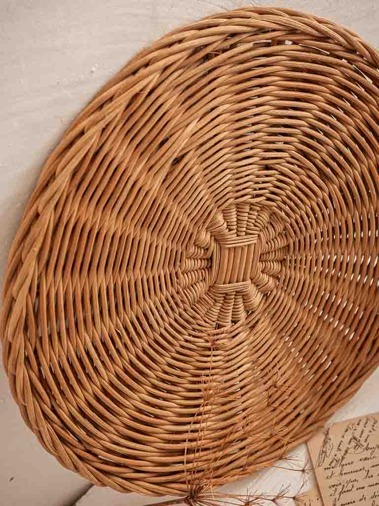 Plateau Décoratif Rond En Rotin Tressé 30cm - Design Boho Rustique, Surface Motif Feuille - Pour Salon, Canapé, Rangement