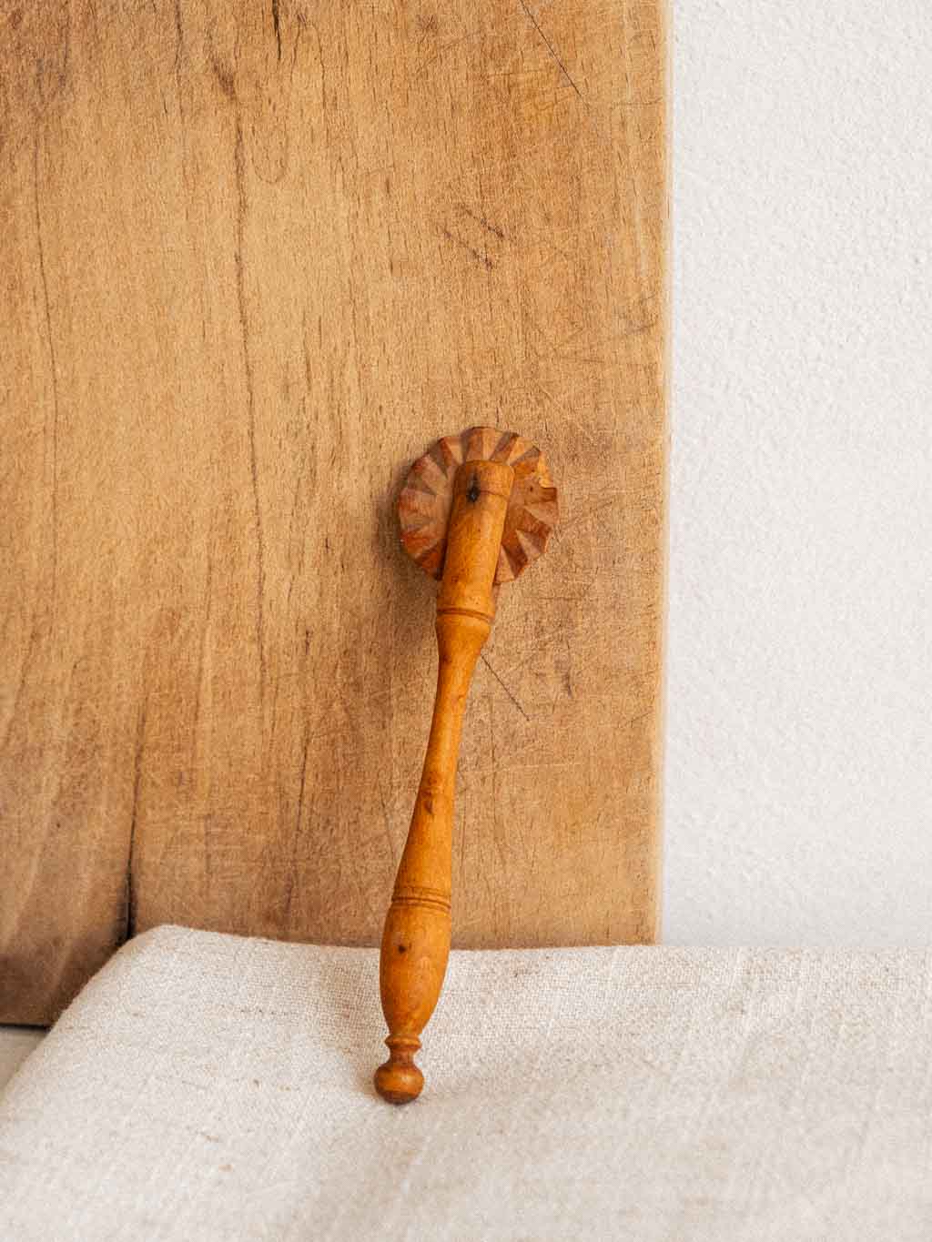 roulette à pâtes, ravioles en bois
