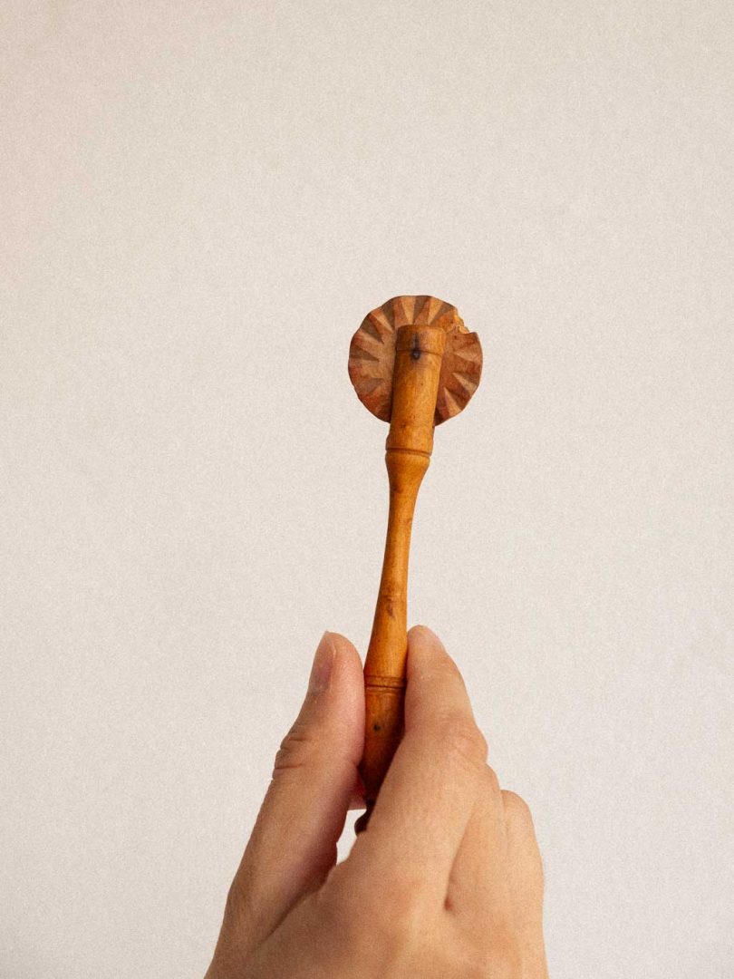 roulette à pâtes, ravioles en bois