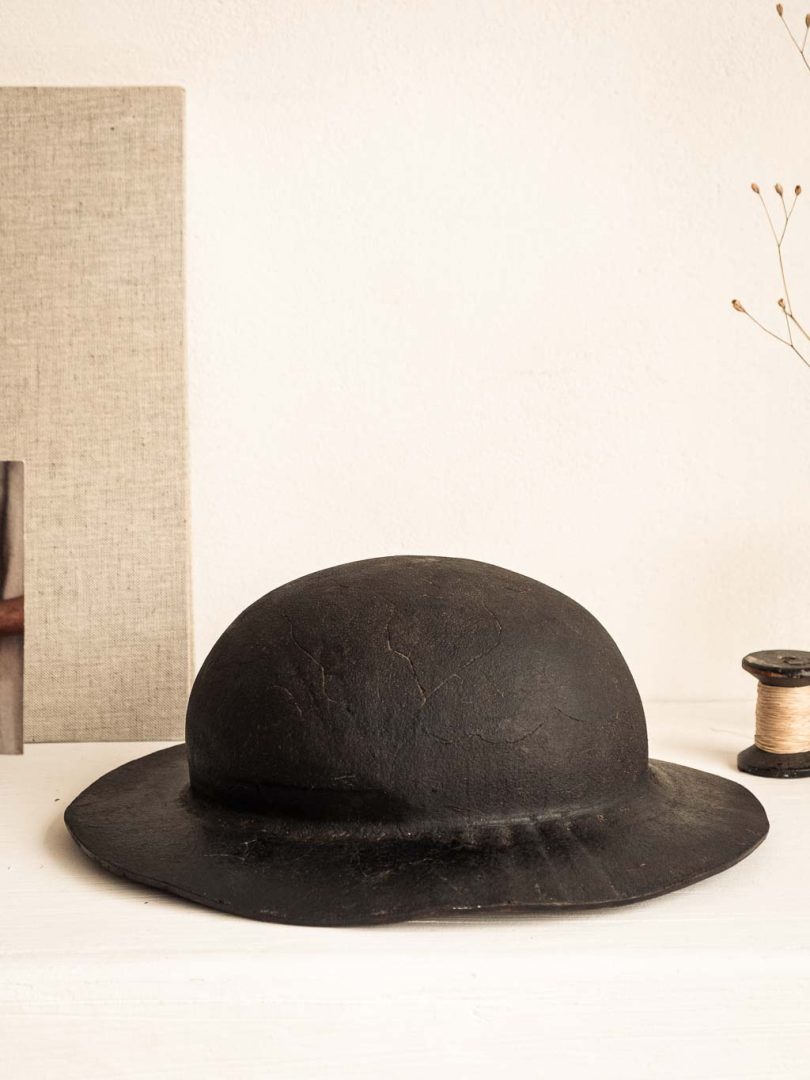 chapeau / casque de mineur en cuir dit barrette de mineur