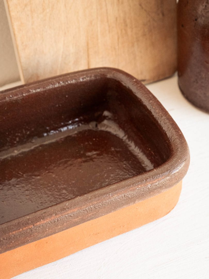ancien plat en terre cuite émaillée petit modèle