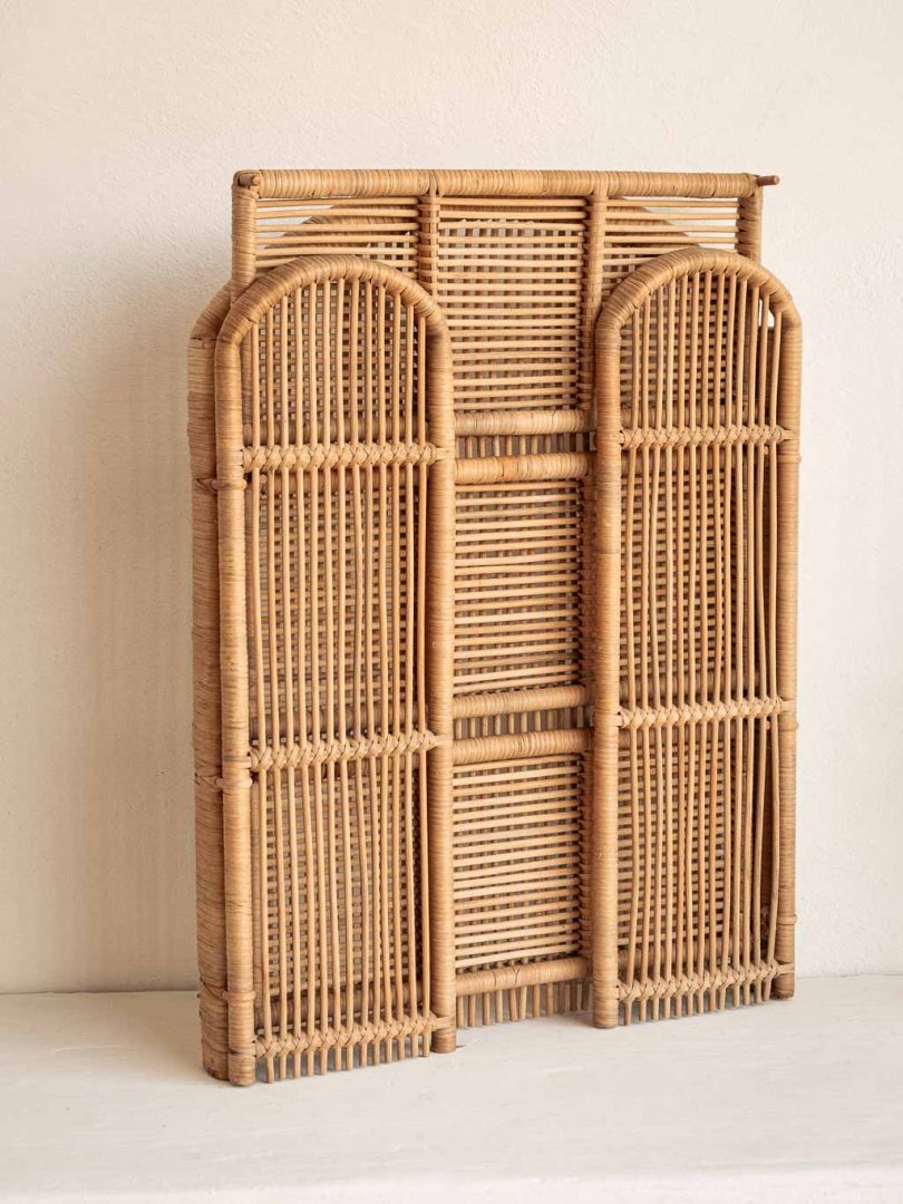 étagère à poser en rotin vintage