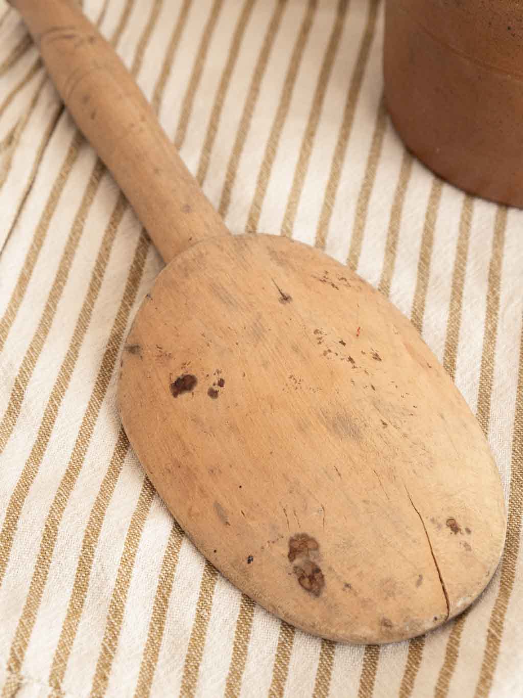 Grande cuillère à beurre en bois ancienne