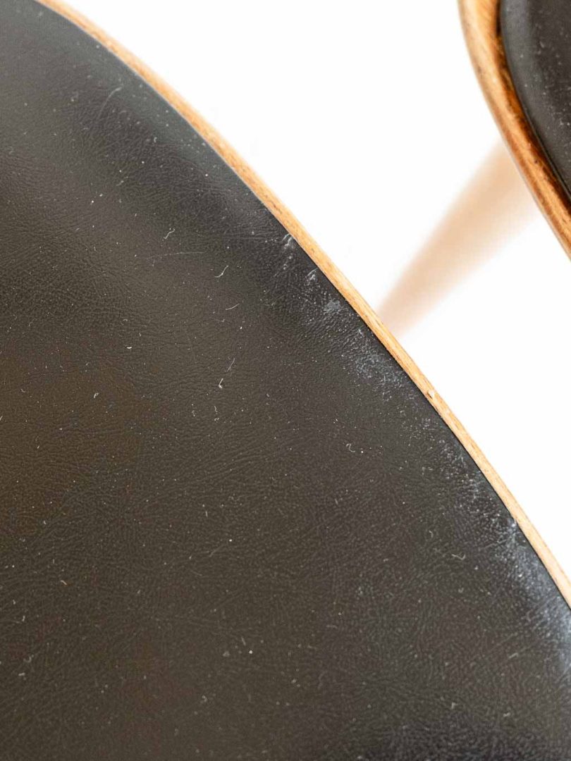 lot de 2 chaises Baumann Sonate / Menuet, dossier à barreaux assise simili noir