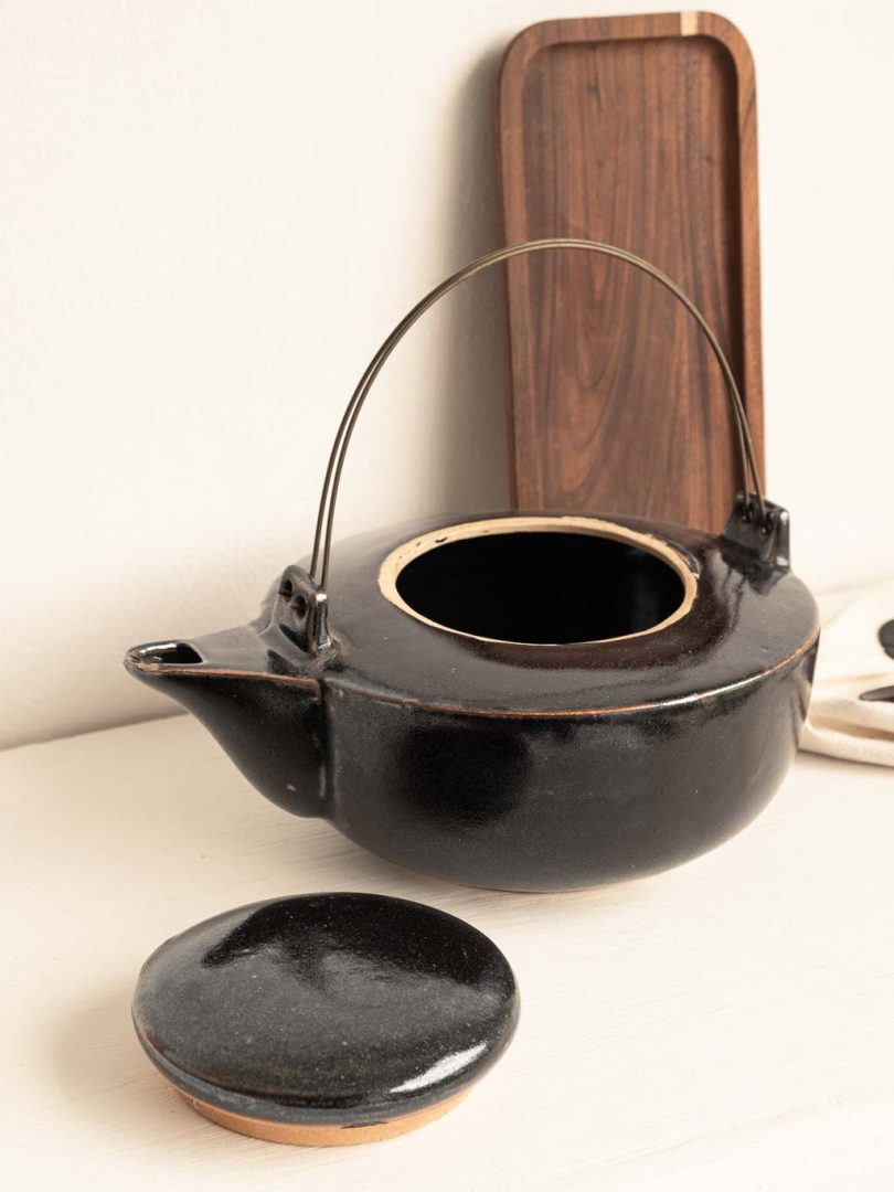 grande théière en céramique noire