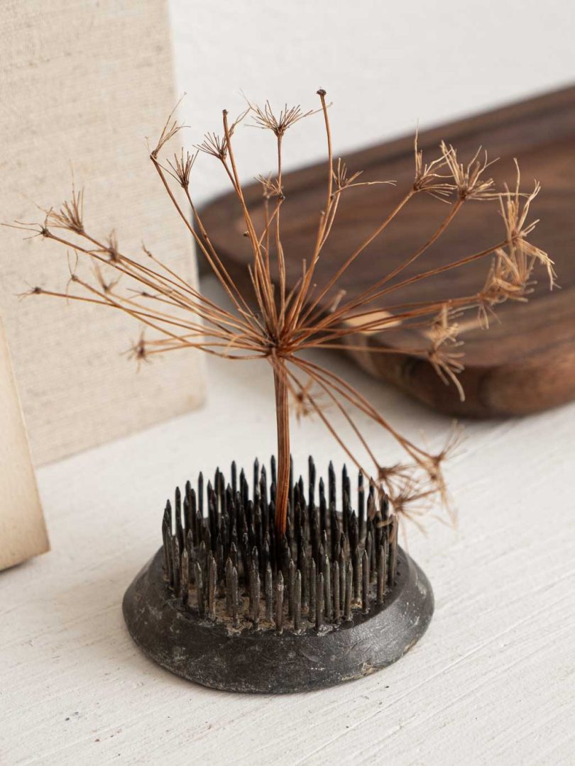kenzan pique fleurs en métal pour l'art floral ikebana