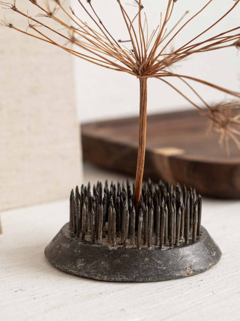 kenzan pique fleurs en métal pour l'art floral ikebana