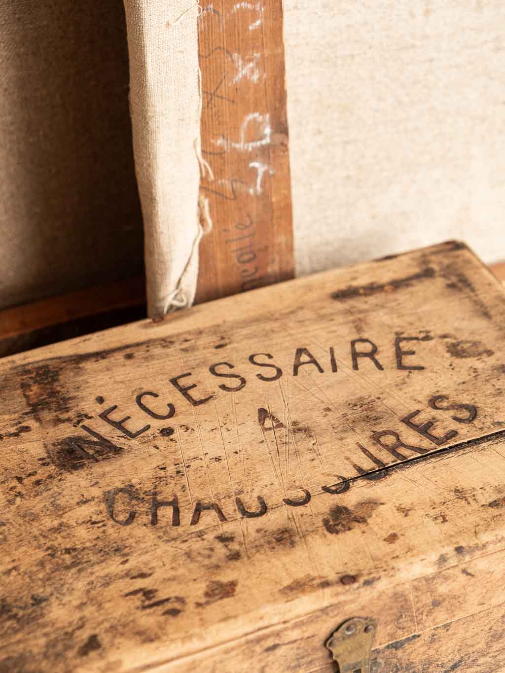 ancien boite à cirage en bois : Nécessaire à chaussures