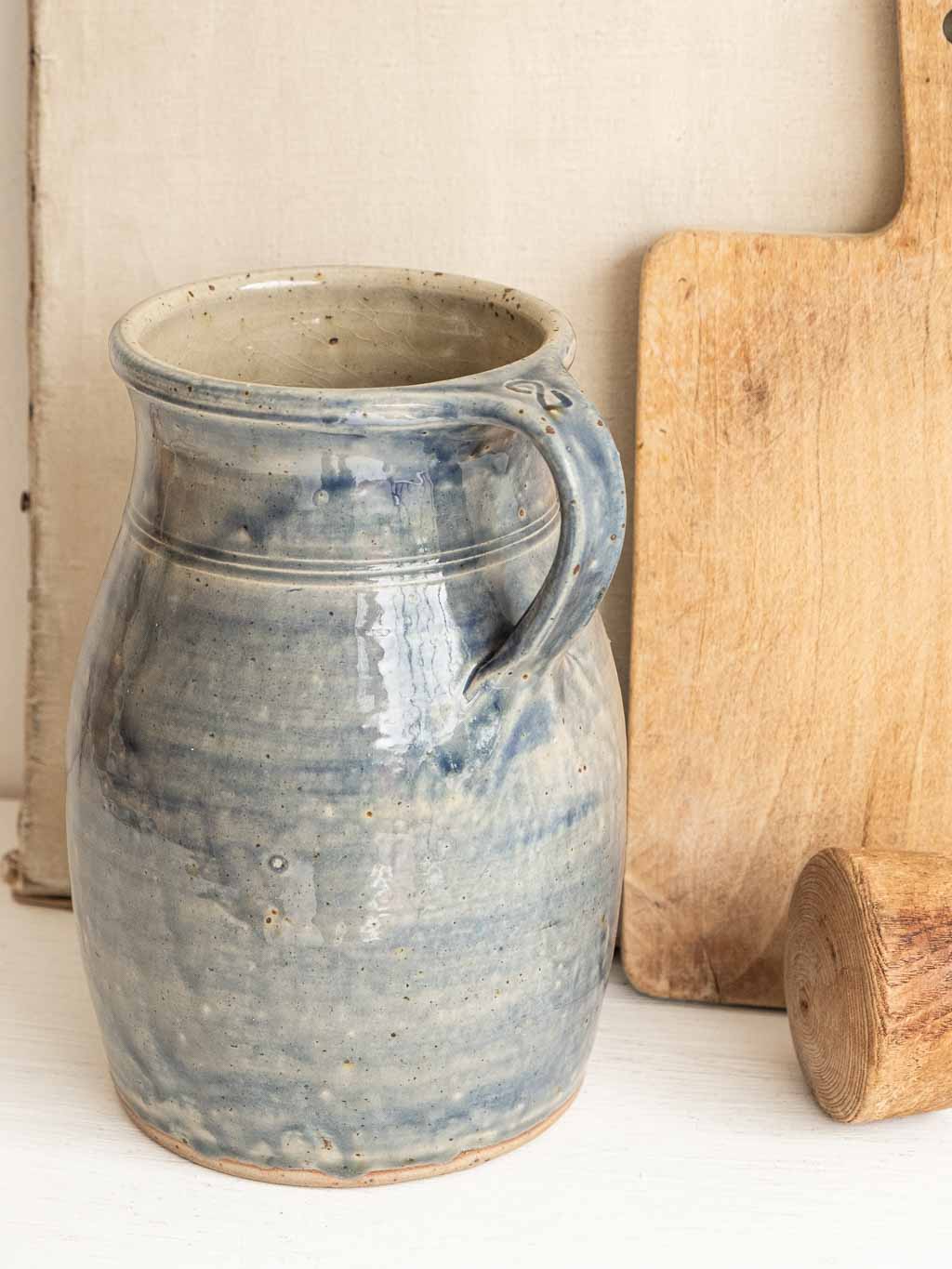 cruche en grès, gris-bleu, signée Migeon La Borne Cher