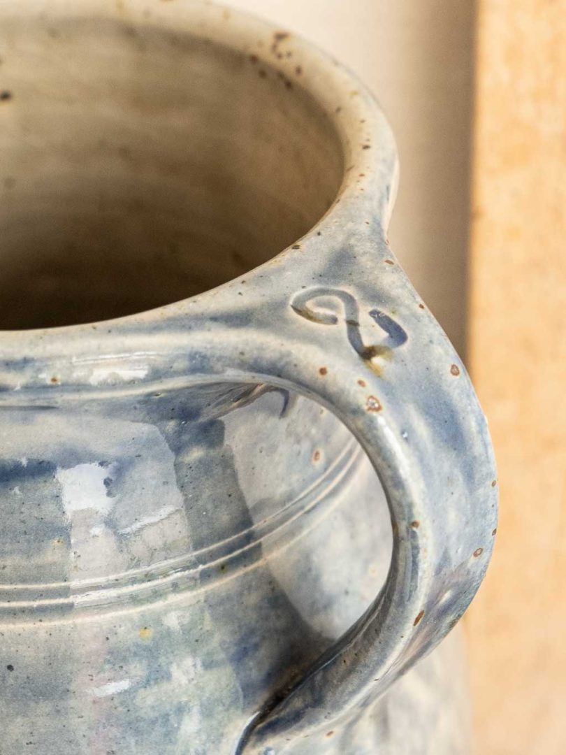 cruche en grès, gris-bleu, signée Migeon La Borne Cher