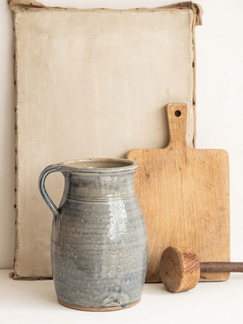 cruche en grès, gris-bleu, signée Migeon La Borne Cher