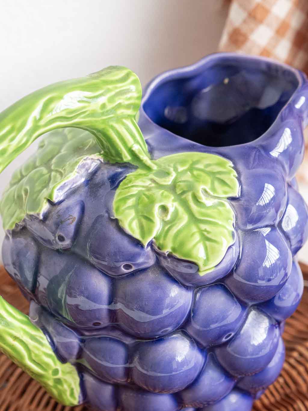 pichet carafe vintage barbotine grappe de raisin