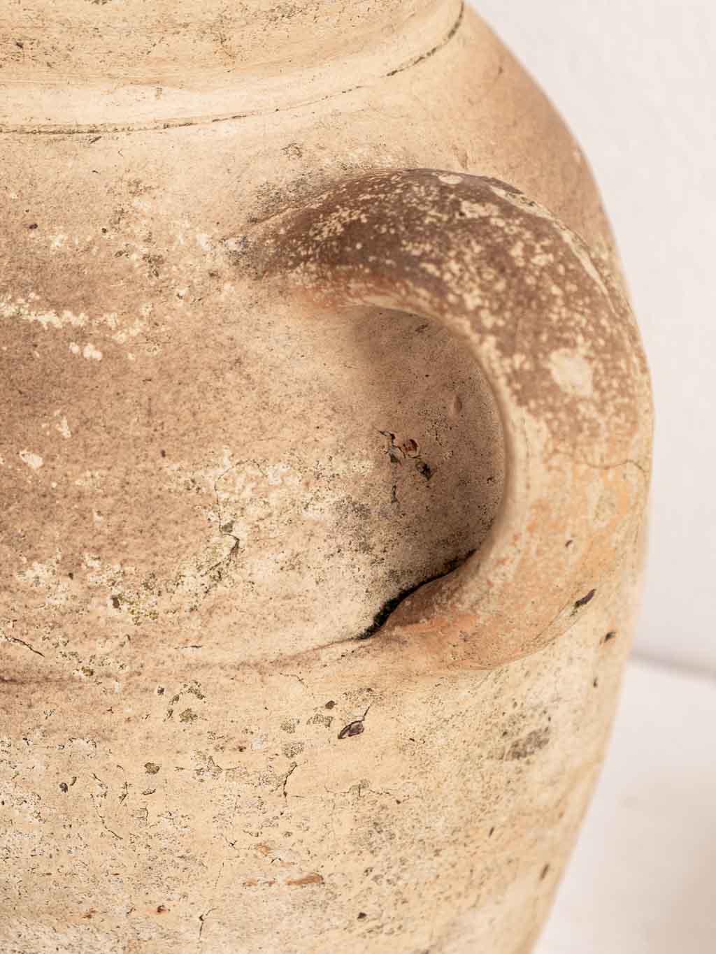 grand pot ou jarre en céramique beige patinée