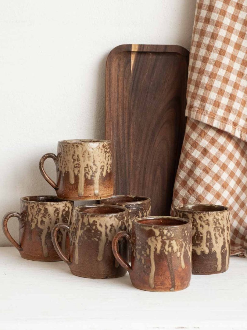 ensemble de 6 tasses anciennes en grès émaillé