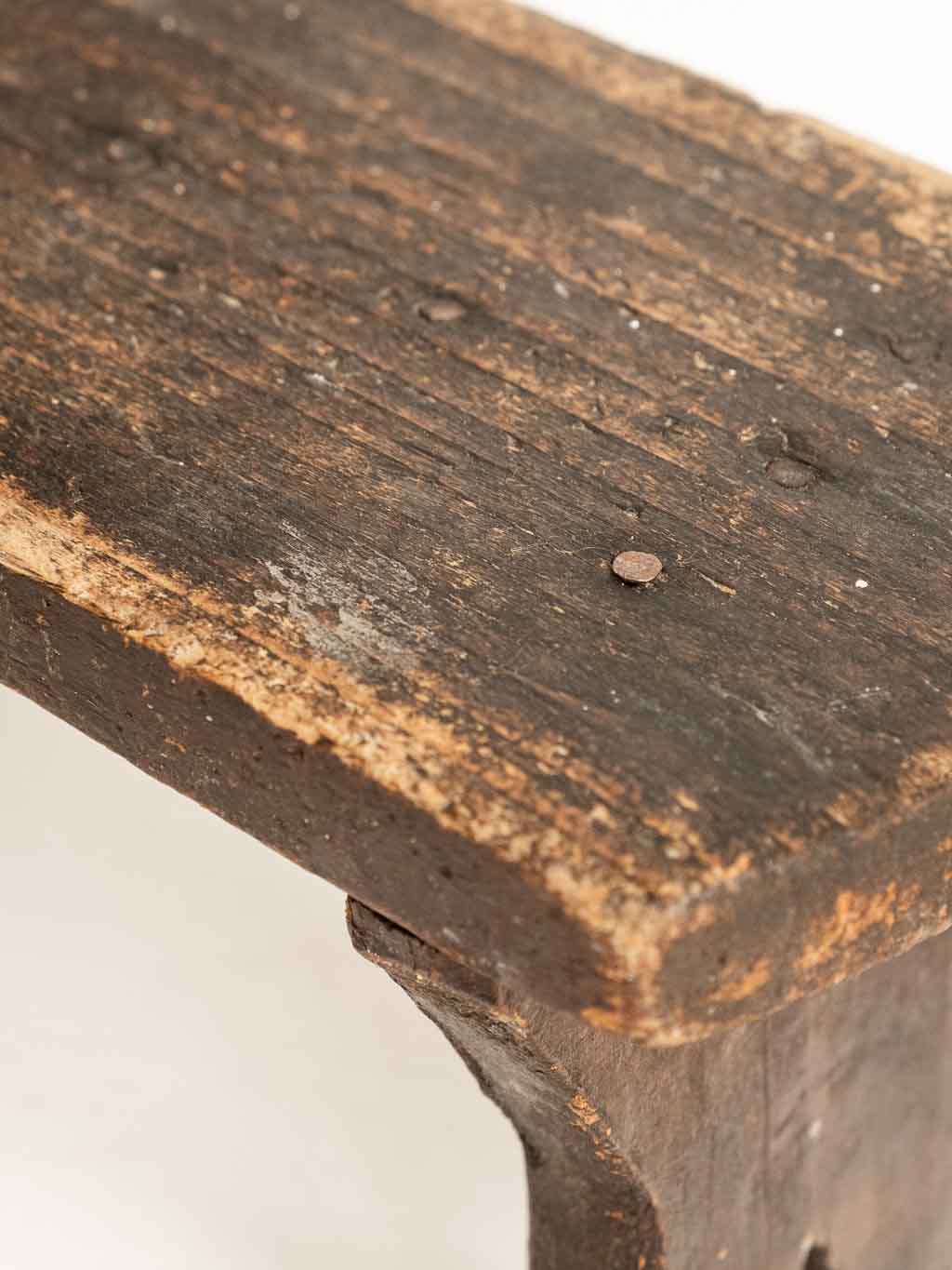 Petit banc, marchepied ancien en bois peint
