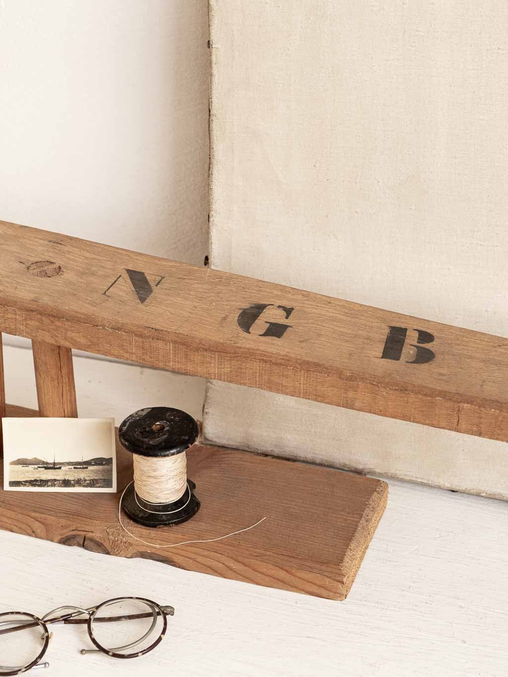 Ancienne Jeannette de repassage en bois