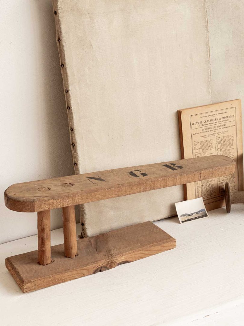 Ancienne Jeannette de repassage en bois