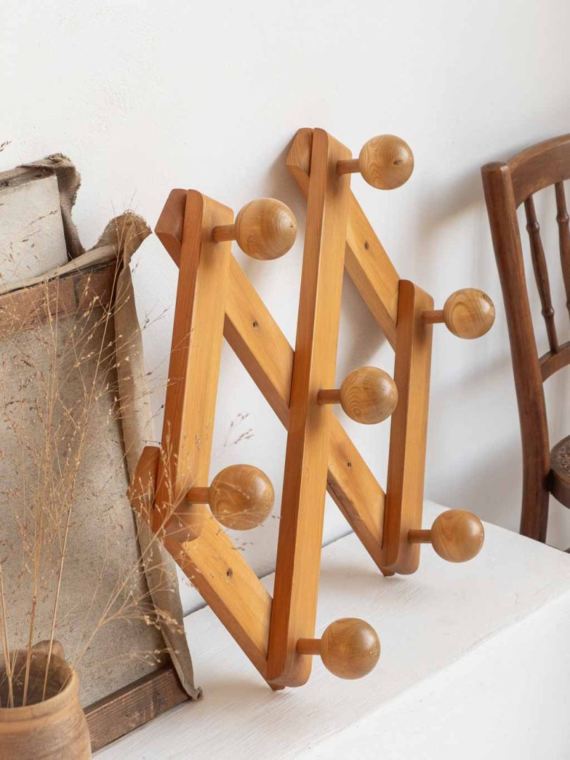 Porte manteaux vintage croisillon en accordéon, en pin
