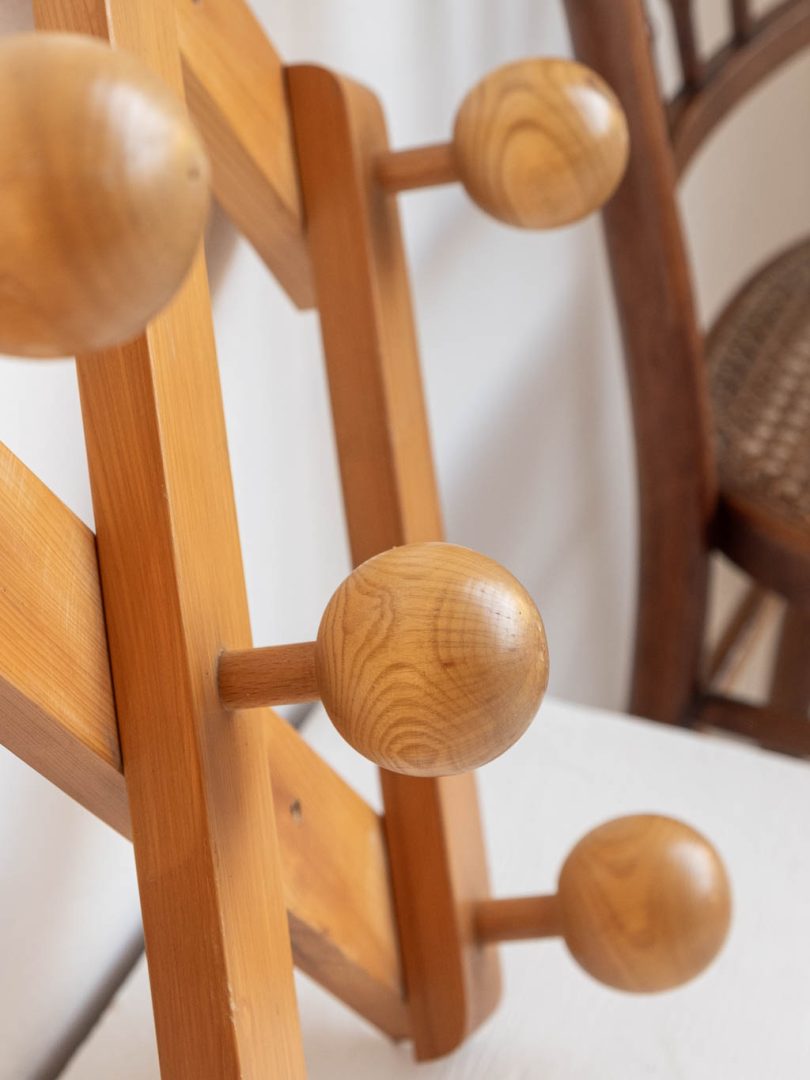Porte manteaux vintage croisillon en accordéon, en pin