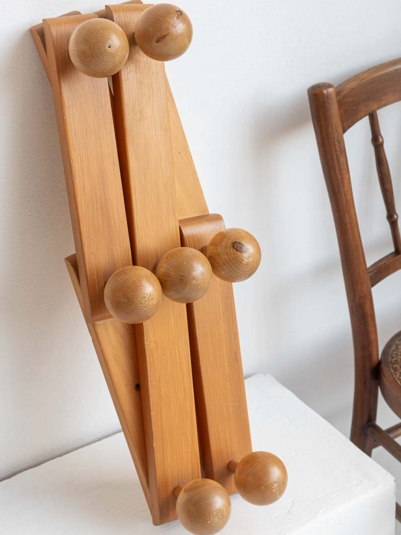 Porte manteaux vintage croisillon en accordéon, en pin