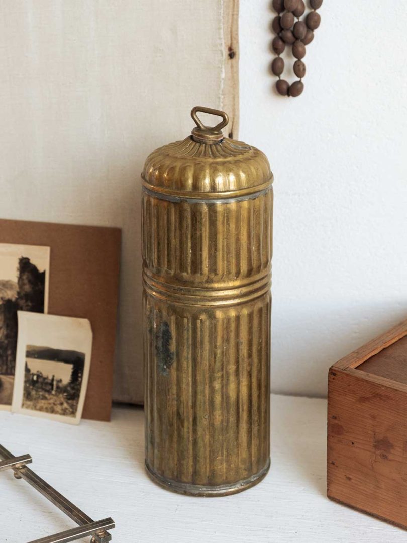 ancienne bouillotte en laiton doré