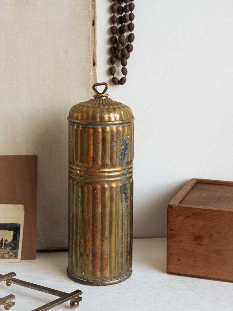 ancienne bouillotte en laiton doré