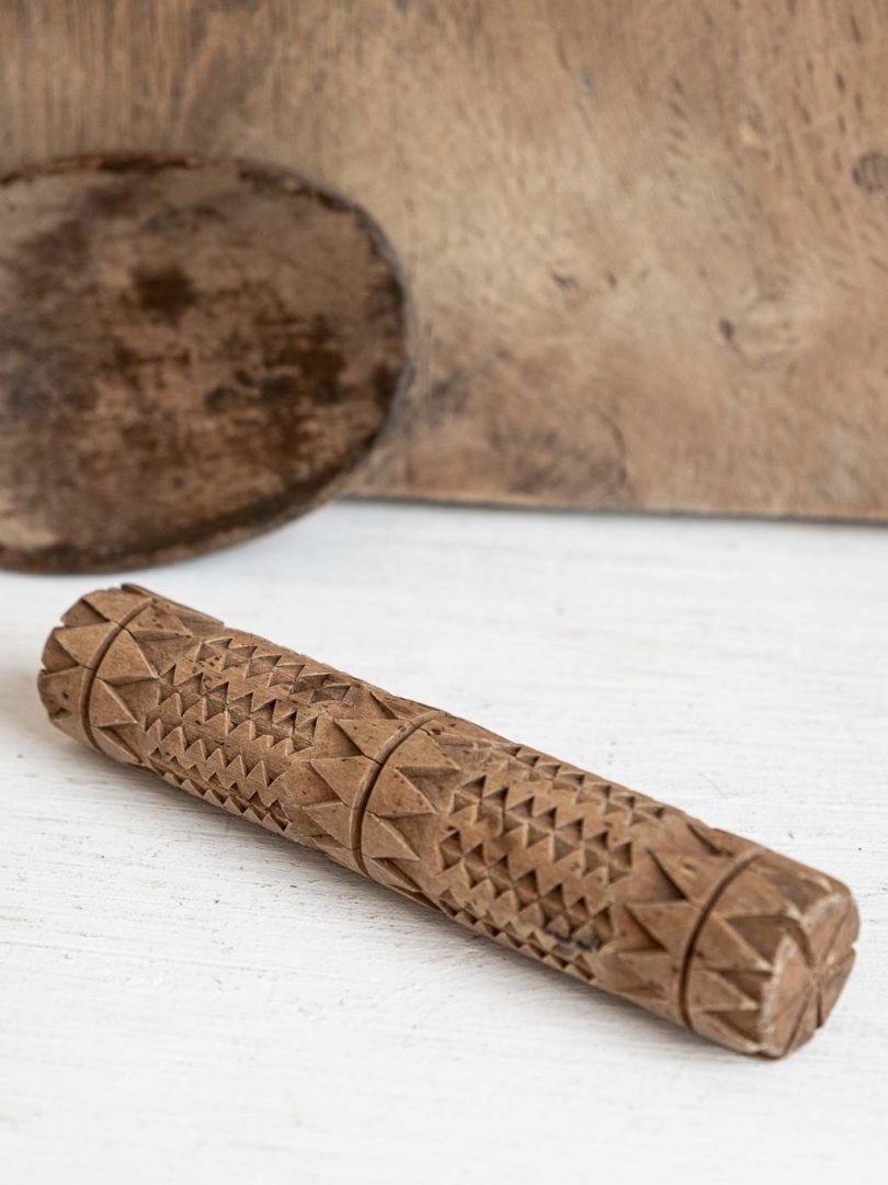 Rouleau à beurre en bois gravé 1900