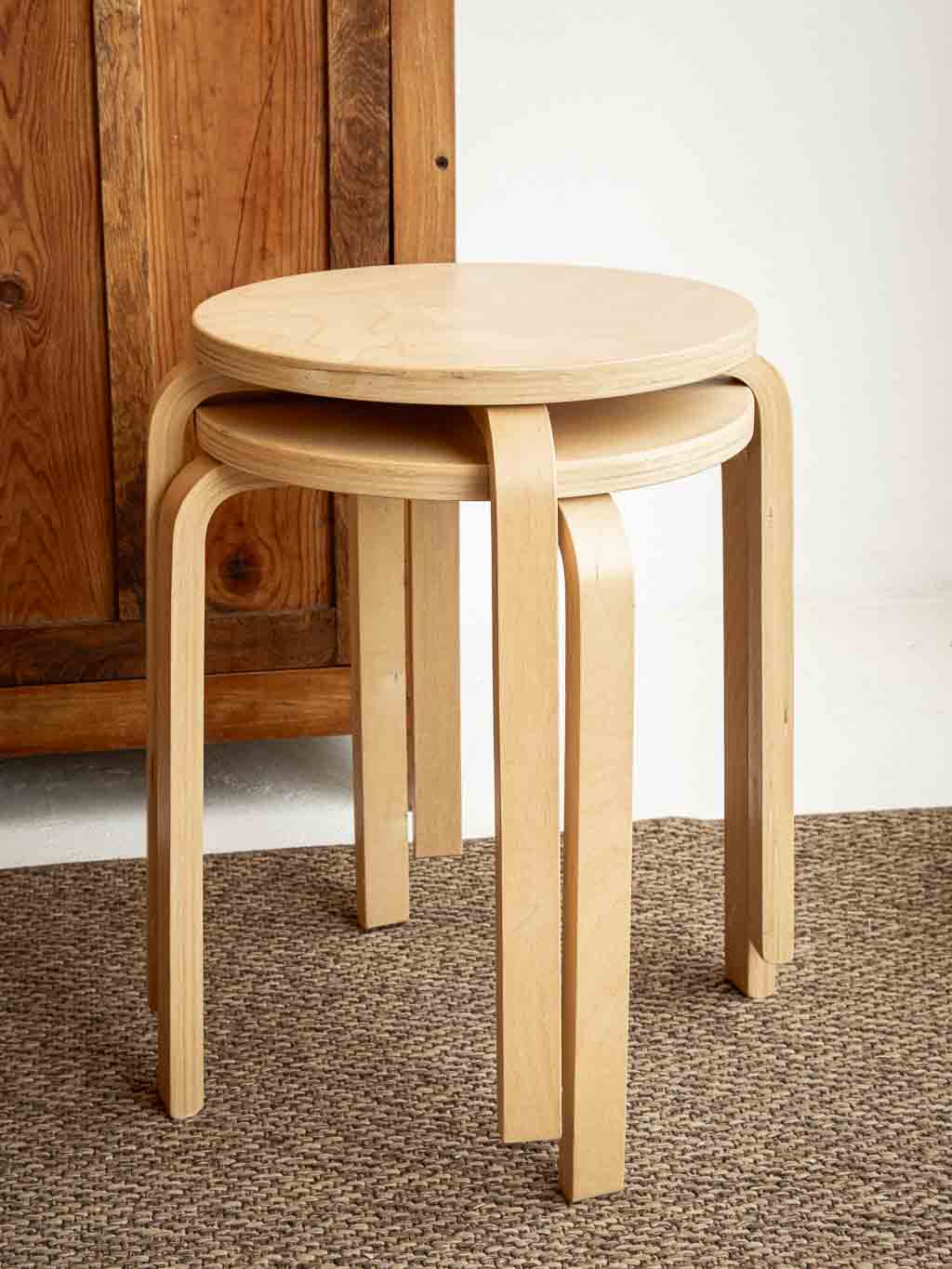 Lot de 2 tabouret Frosta Ikea, empilables style Aalto E60