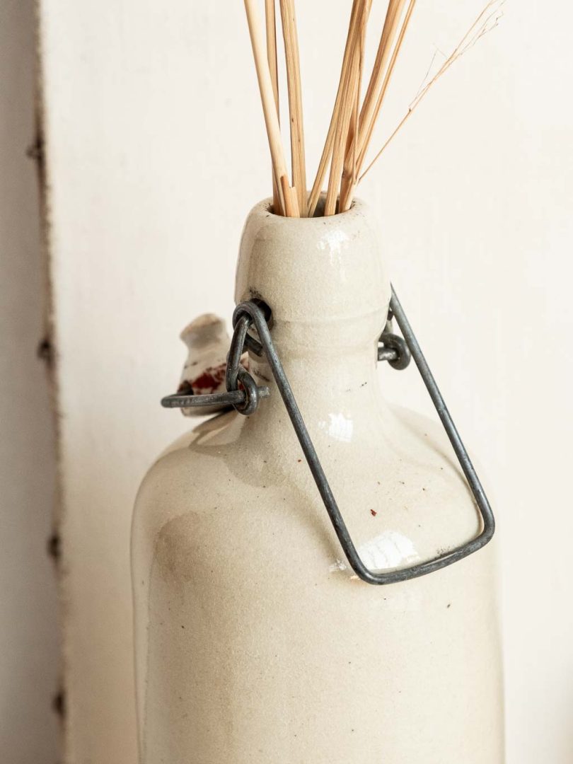 Bouteille bouillotte blanche beige en céramique grès