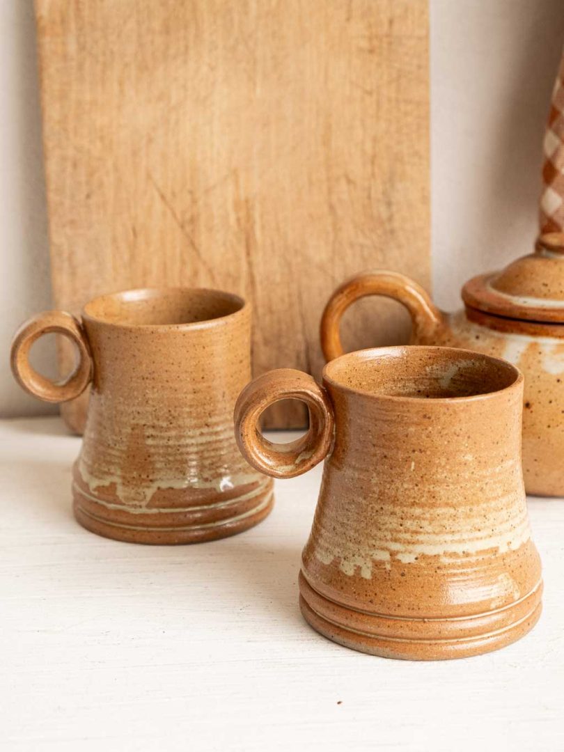 Théière et tasses en grès marron vintage 1970