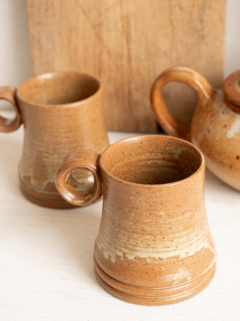 Théière et tasses en grès marron vintage 1970
