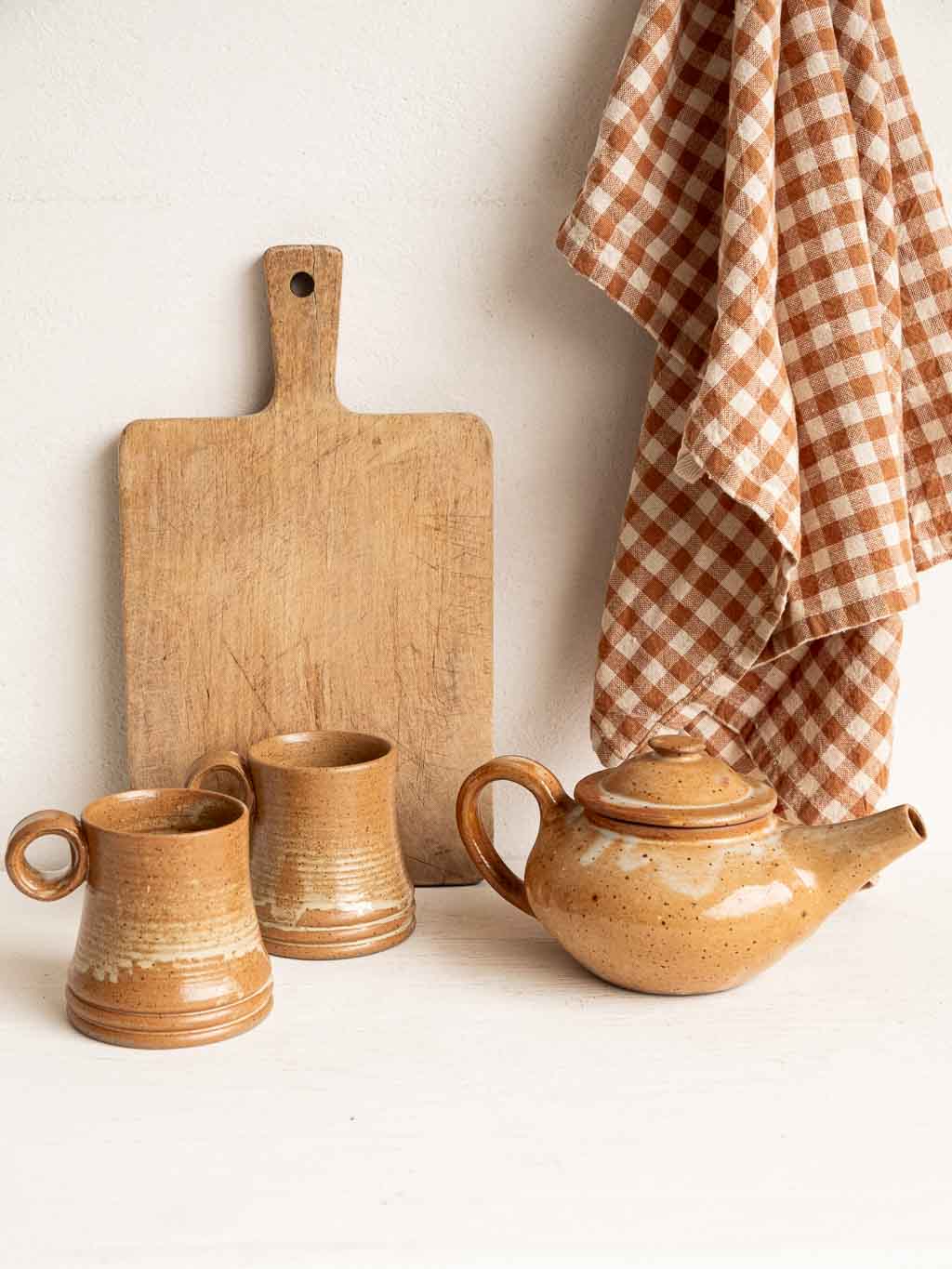 Théière et tasses en grès marron vintage 1970