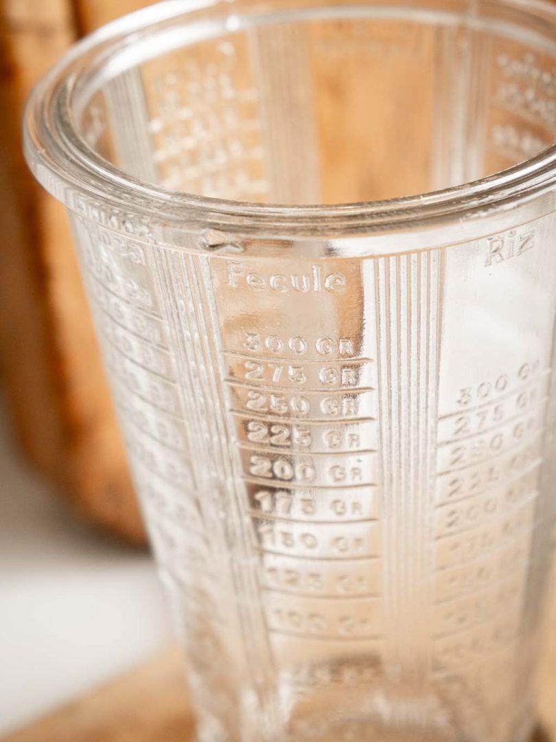 verre mesureur vintage Mougin en verre épais