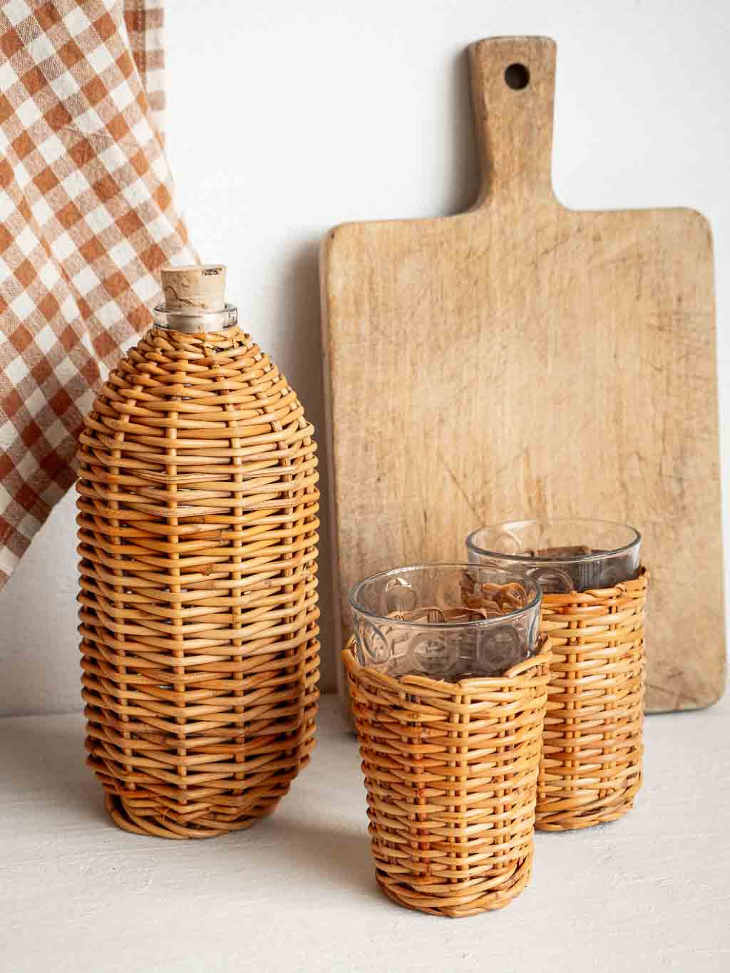 ensemble 2 verres et bouteille osier