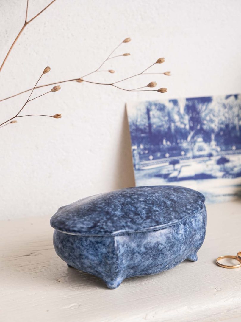 Boîte à bijoux en porcelaine de Limoges bleue – Image 2