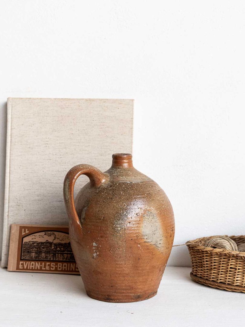Poterie ancienne jarre à huile en terre cuite
