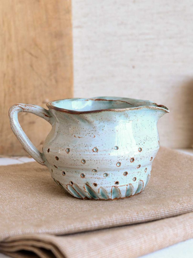 petit pot à lait en grès bleu