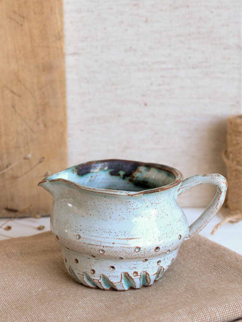 petit pot à lait en grès bleu