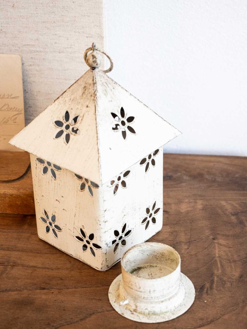 Lanterne lumignon maison en métal blanc pour bougie chauffe-plat