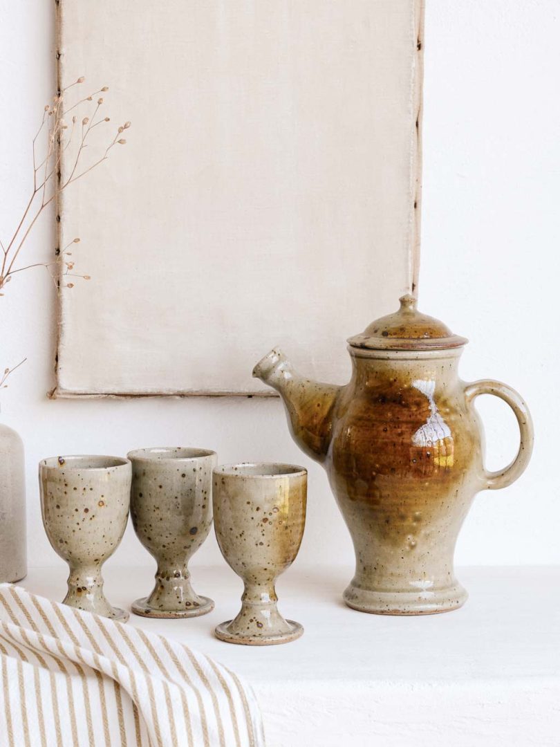 cafetière théière Jacque Vilain et ses mazagran en grès moucheté