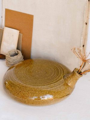 gourde plate bouillotte en céramique ocre