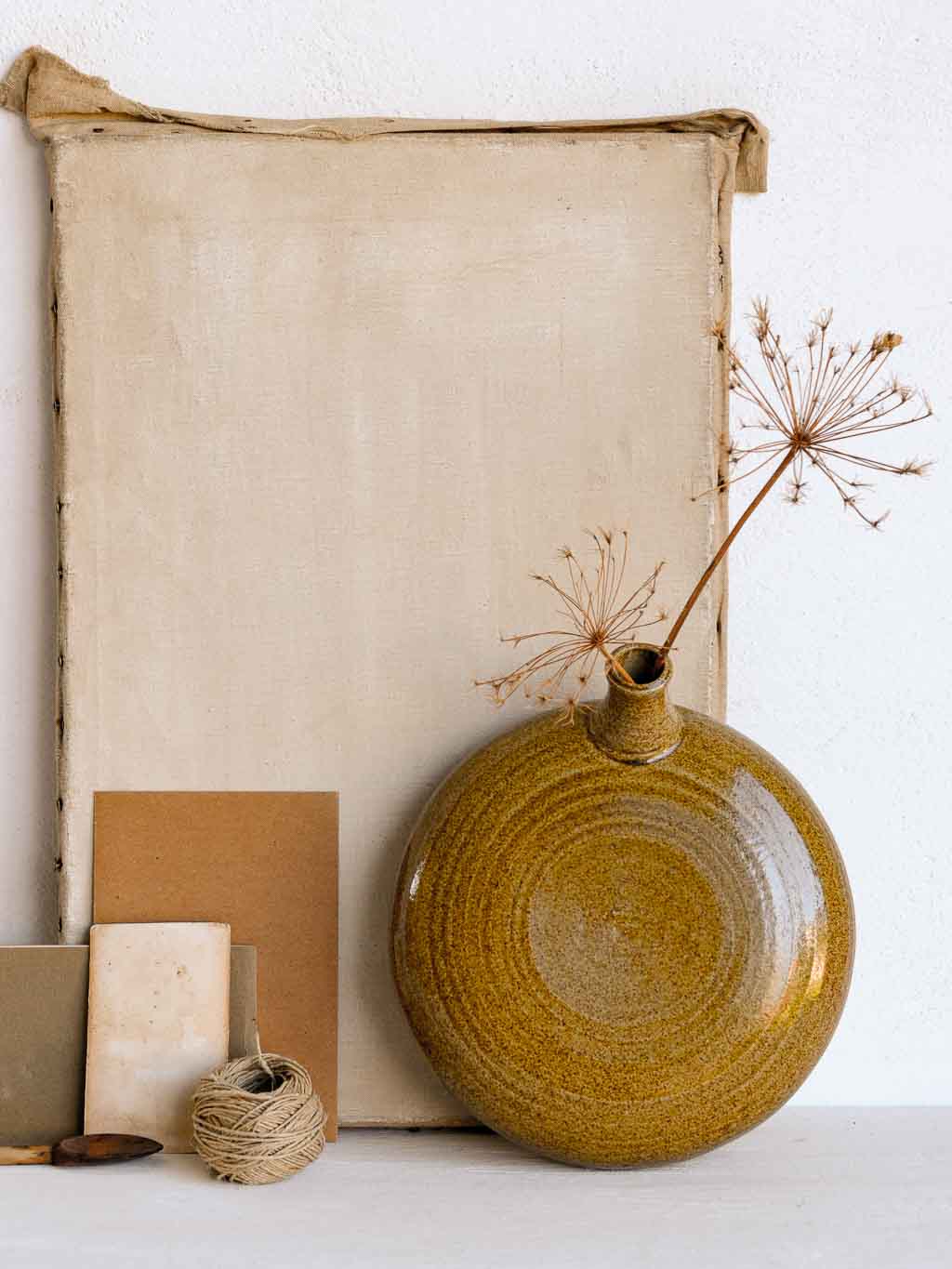 gourde plate bouillotte en céramique ocre