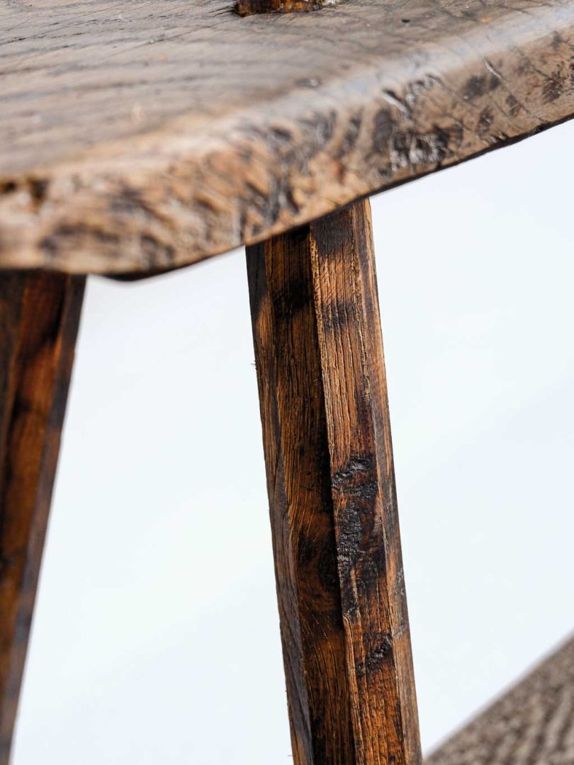 banc ancien rustique brutaliste en chêne massif